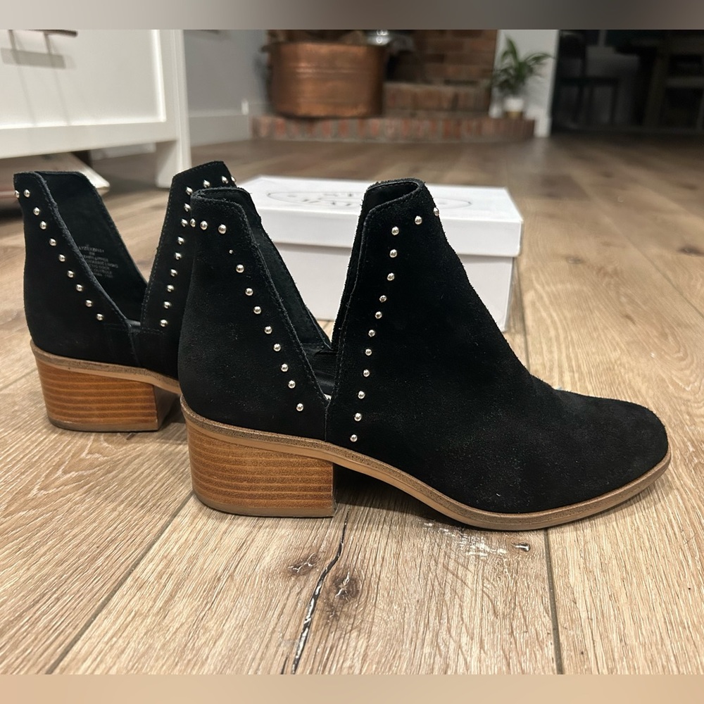 Steve Madden booties size 8